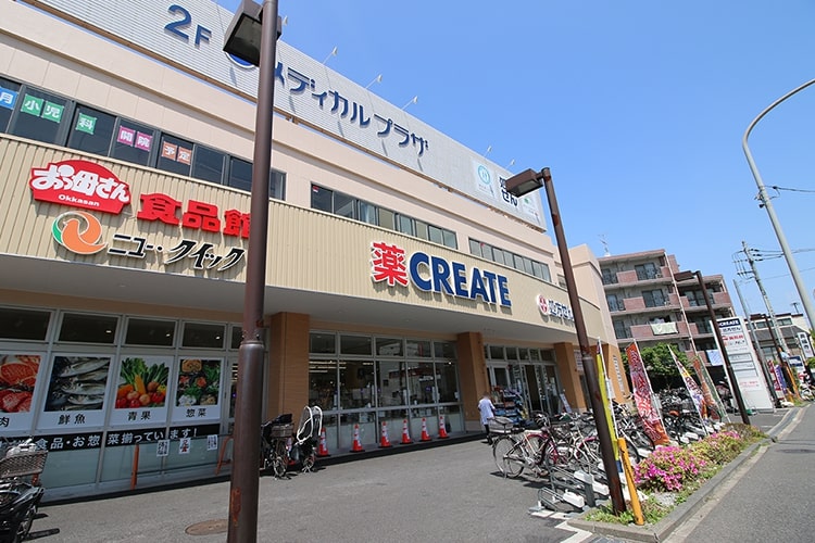 4.左手にこちらの建物が見えてきます。