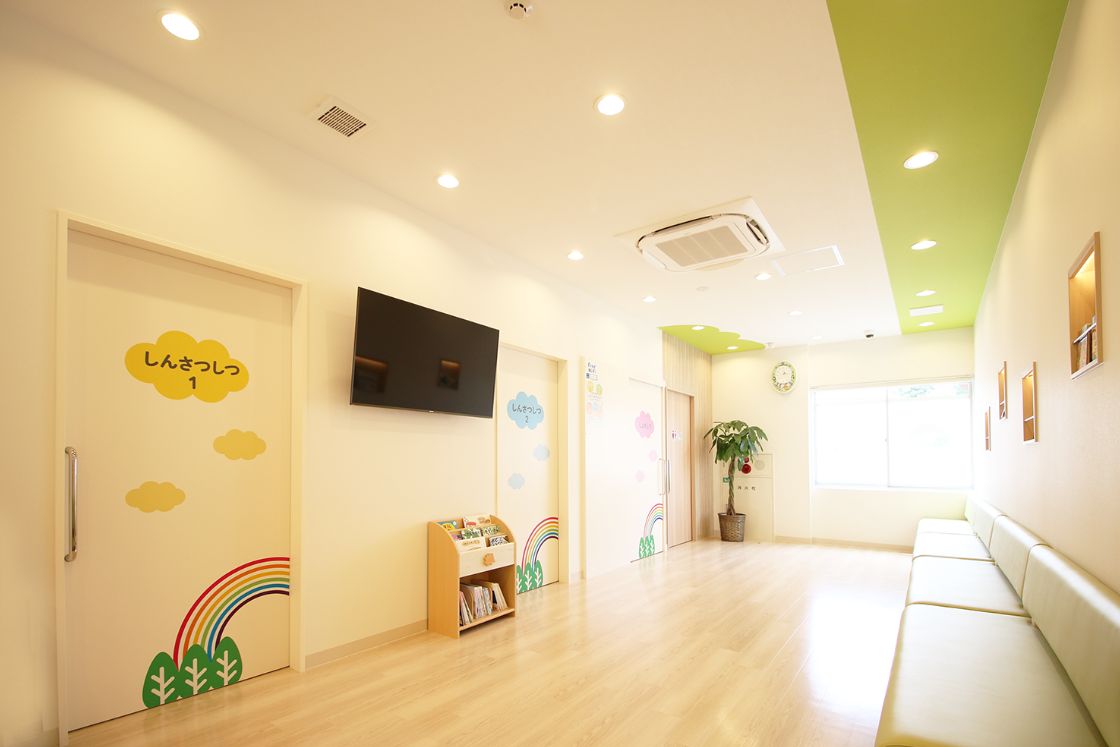 みらいこどもクリニック港北綱島待合室